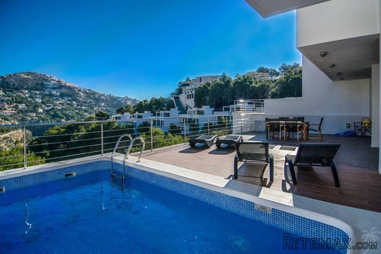 This villa is located in a quiet residential of 14 houses.. - 3
