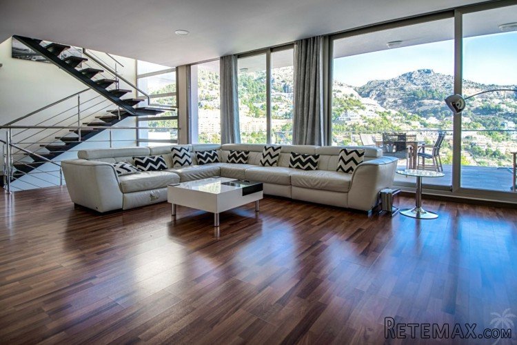 This villa is located in a quiet residential of 14 houses.. - 4