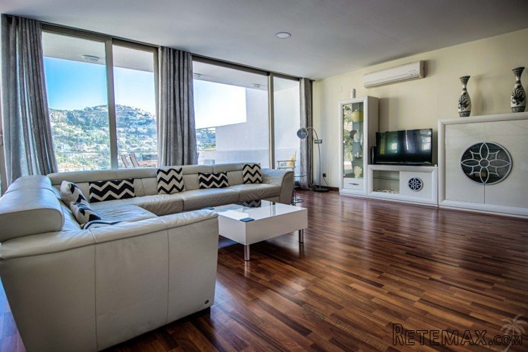 This villa is located in a quiet residential of 14 houses.. - 5