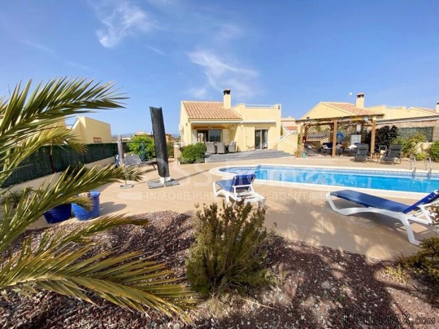 NEW & EXCLUSIVE LISTING WITH VOSS HOMES - A stunning.. - 6
