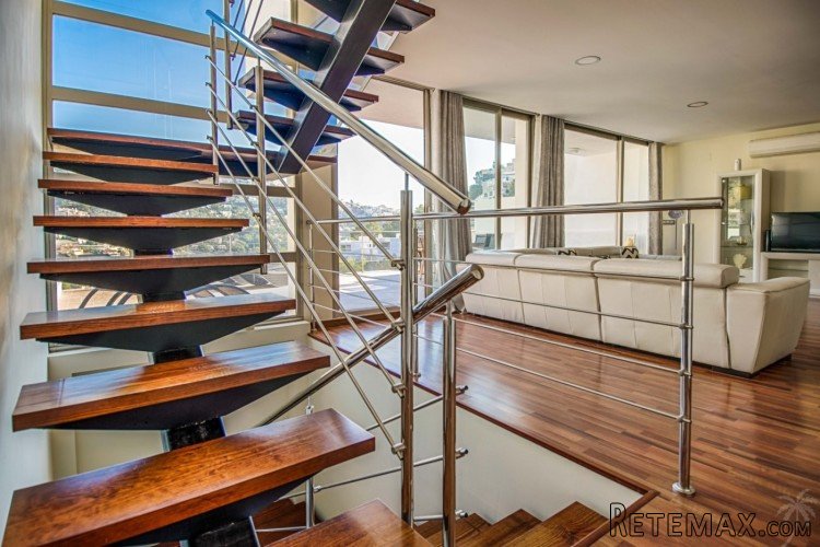 This villa is located in a quiet residential of 14 houses.. - 6
