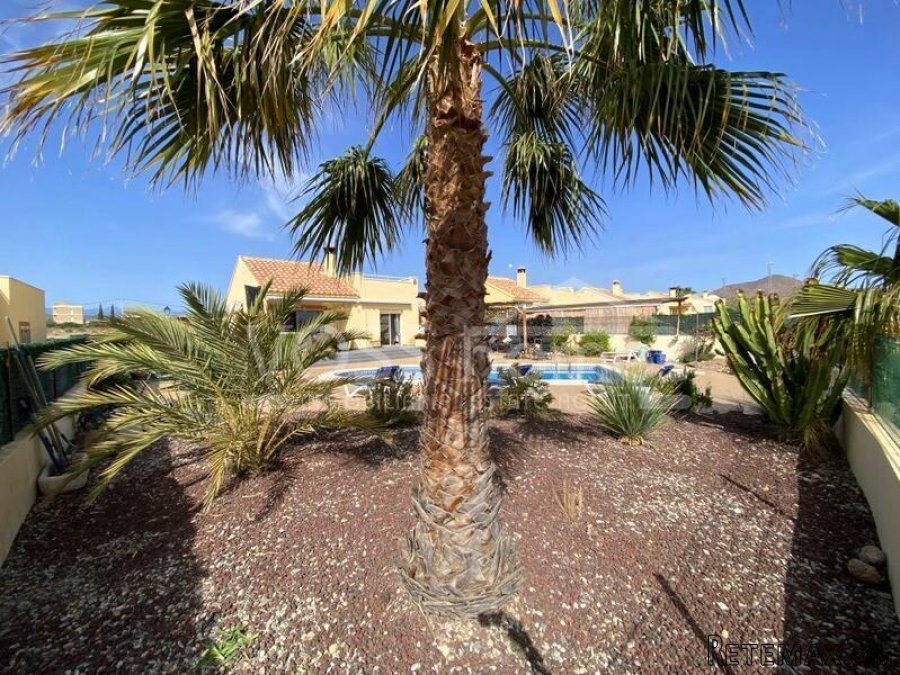 NEW & EXCLUSIVE LISTING WITH VOSS HOMES - A stunning.. - 7