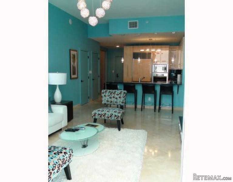 2 bedroom Flat For Sale: 6799 COLLINS.. - 2