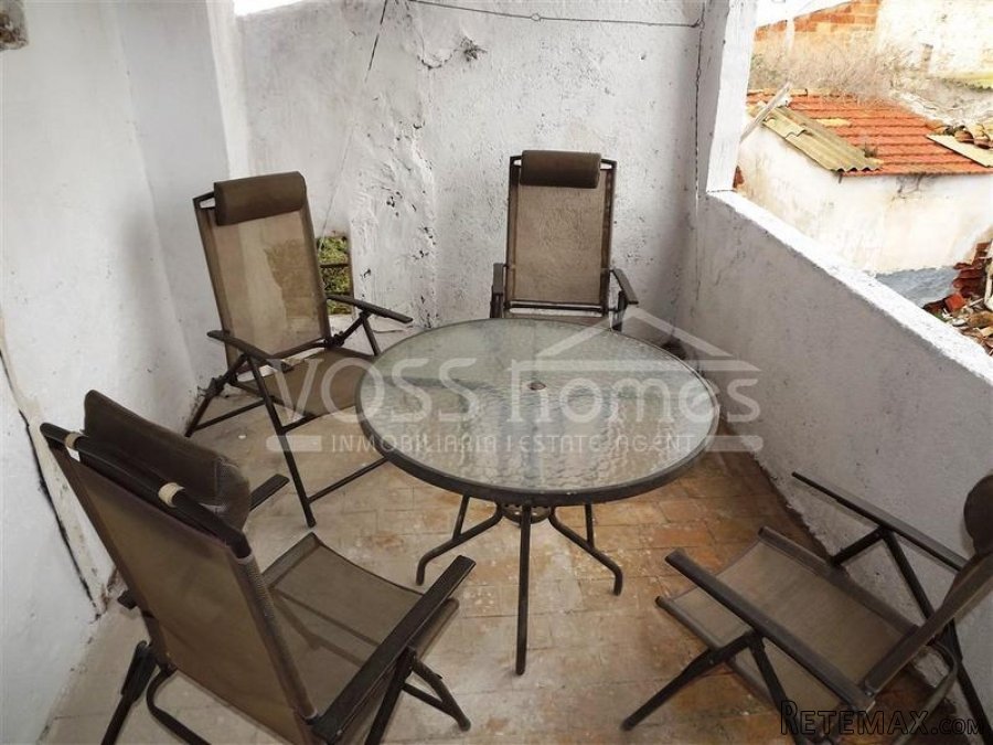 A two storey 4 bed, 1 bath Town house of 123m2 walking.. - 10