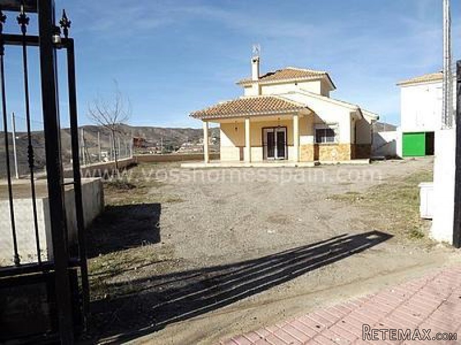 LARGE 2 storey villa with 3 bedrooms, 2 bathrooms (2.. - 2