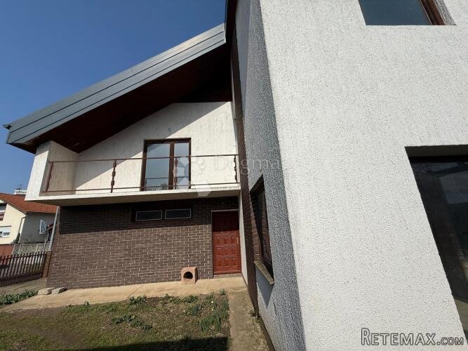 Moderna kuća s potencijalom na traženoj lokaciji - 2