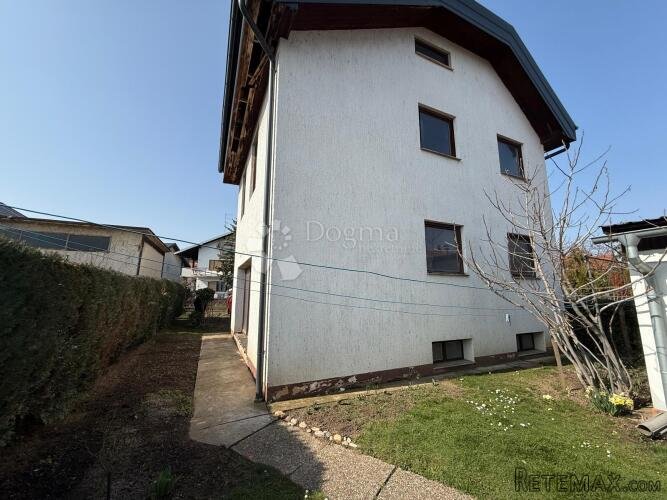 Moderna kuća s potencijalom na traženoj lokaciji - 3