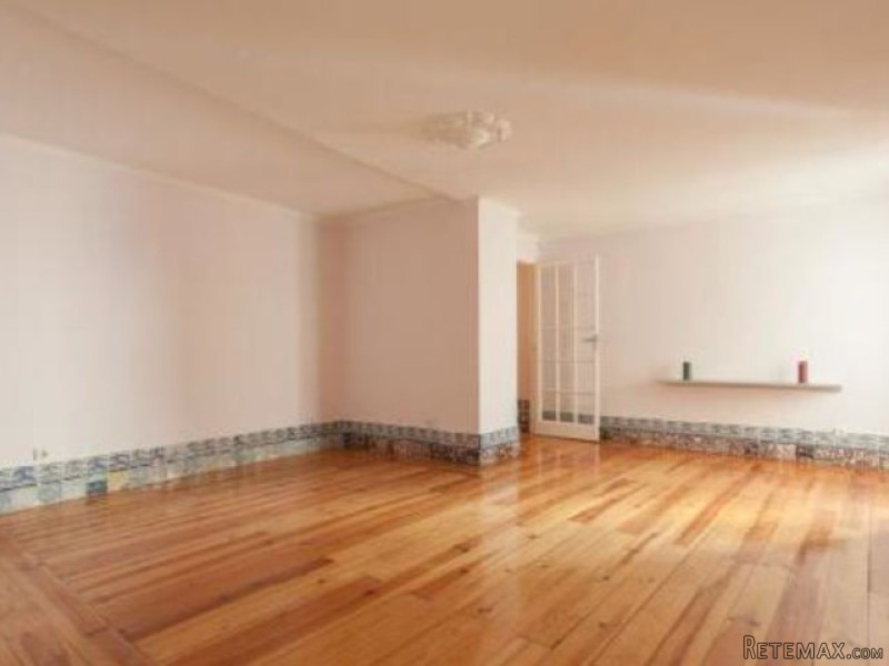 T2 Lisbon Apartment in the Cathedral.. - 2