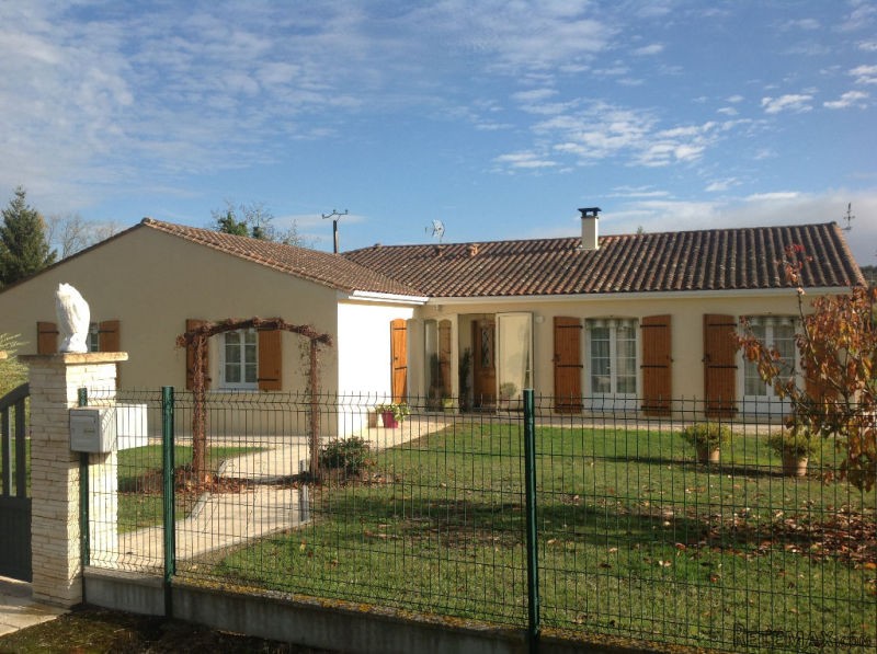 Single-storey 4 Bedroom House With..