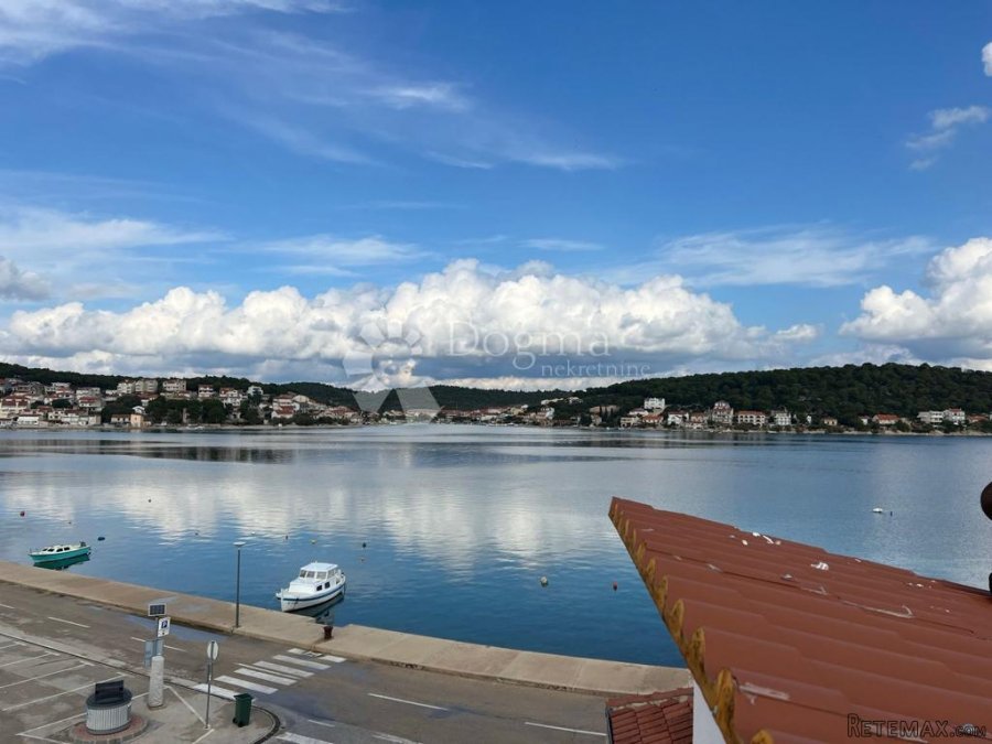 TISNO KUĆA U PRVOM REDU DO MORA ODLIČNA PRILIKA