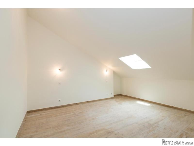 Gorgeous Newly Renovated 2 Bed..