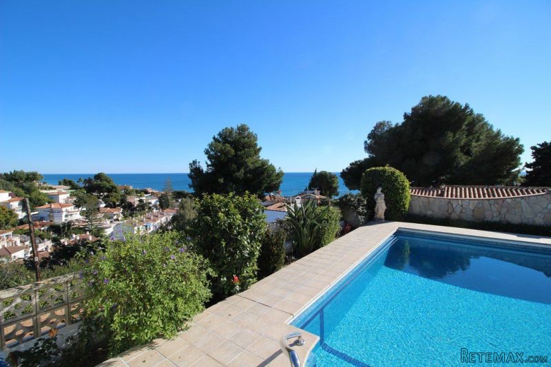 Villa for Sale in Benajarafe 395.000.. - 2