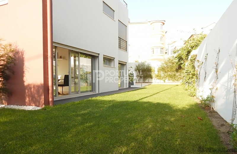 Modern New Apartment in Estoril