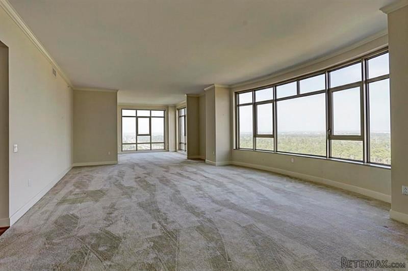 2 bedroom Flat For Sale: 1000 Uptown.. - 2