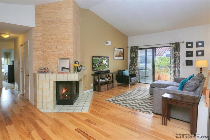 3 bedroom Apartment For Sale: 1230..