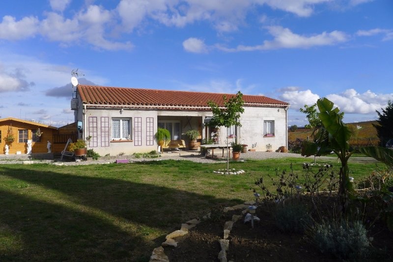 3 Bedrooms - Villa -..