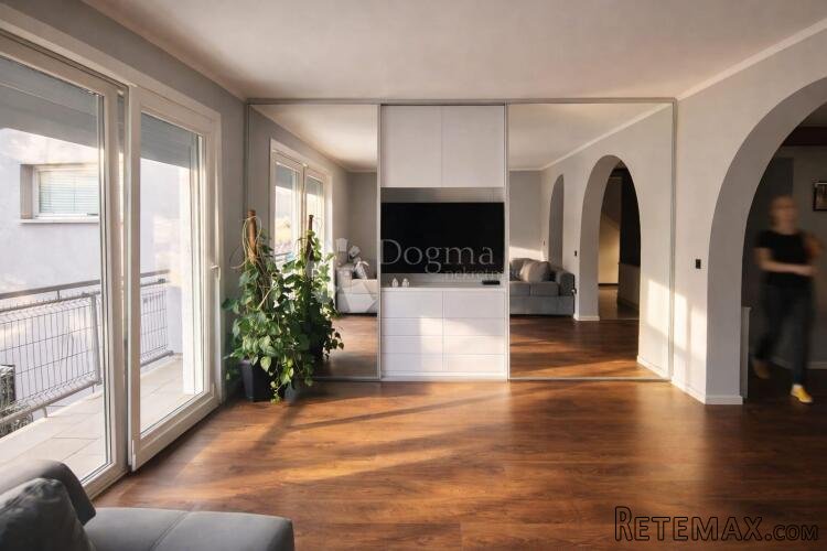 DVOETAŽNI STAN 250 m2- Vrapčanska ulica!!!