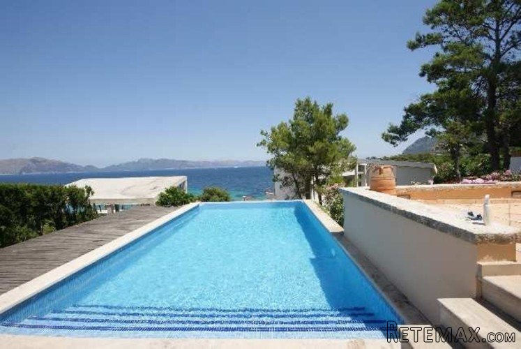 Marvelous villa in Mal Pas with wonderful seaviews. A few.. - 2
