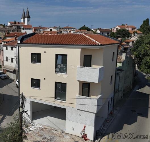 Novogradnja sa garažom u centru Medulina! - 2