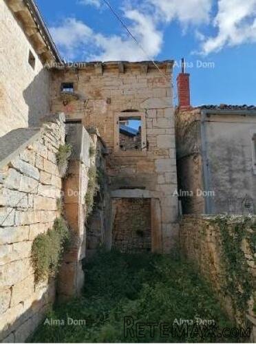 Prodaja - Kamena istarska kuća s projektom i predanom..