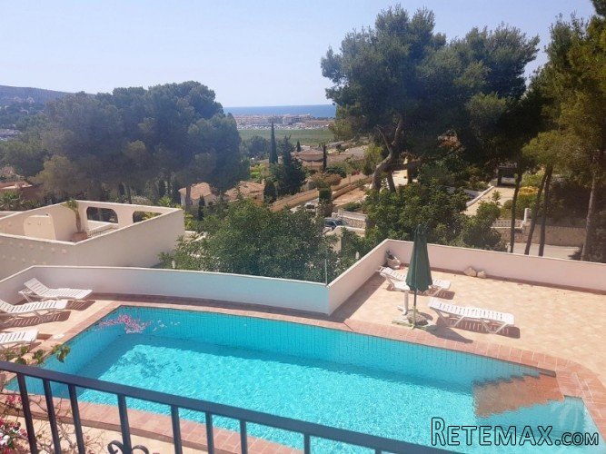 This substantial villa, with sea and mountain views and sun.. - 3