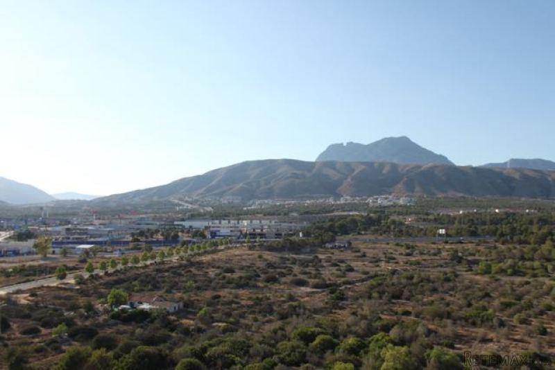 3 Bedrooms Apartment For Sale - 2