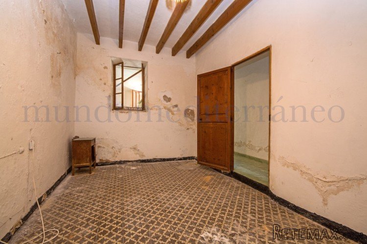 Excellent townhouse hidden away in a little street with a.. - 4