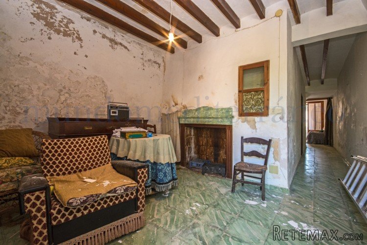 Excellent townhouse hidden away in a little street with a.. - 5