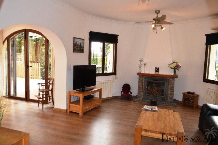 Luxury, frontline detached villa with stunning south facing.. - 8