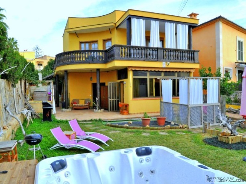 One Family House To Refurbish In Son.. - 2
