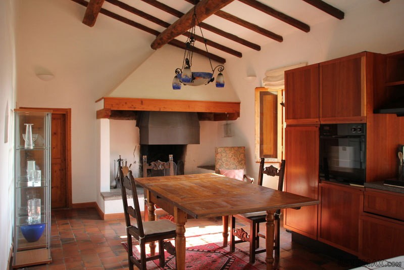 Classic Tuscan Land House - 2
