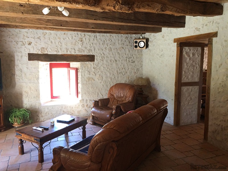 Beautiful Property On 6.624m2 - 2