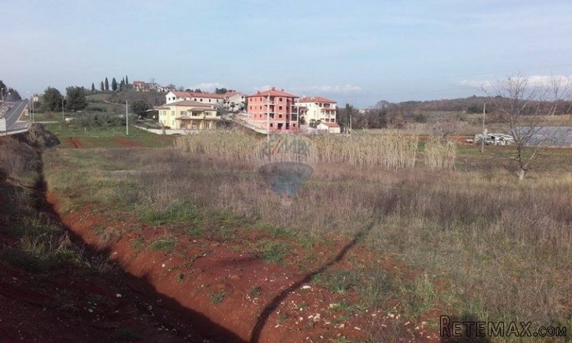 Poreč, građevinsko zemljište u zoni sporta