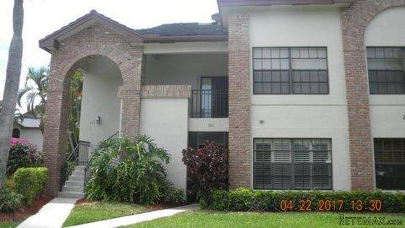 8049 Aberdeen Dr #101, Boynton Beach..