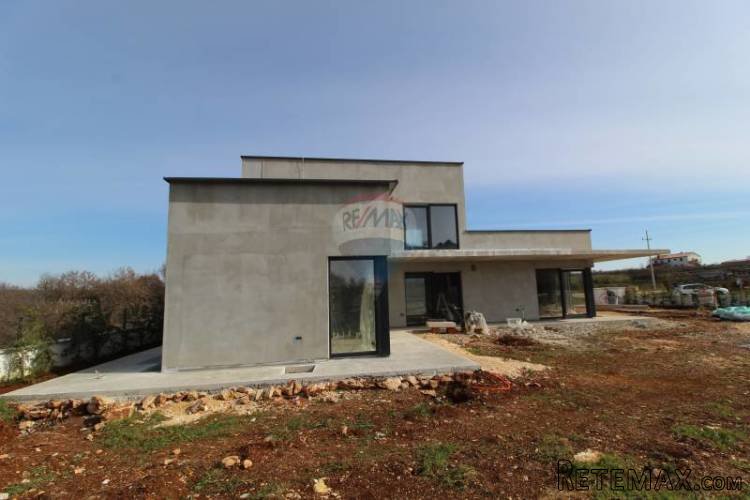 Moderna vila sa bazenom u izgradnji - 2