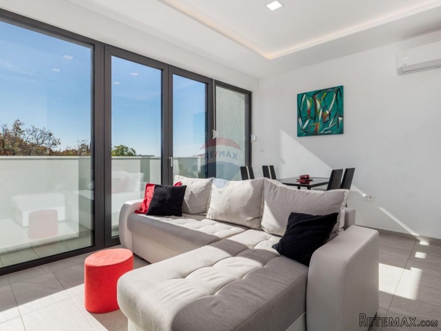 Kostrena - samostojeća kuća sa bazenom površine 330 m2 - 6