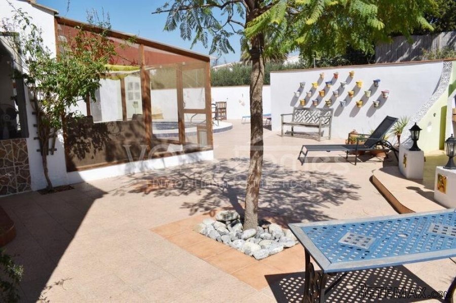 RESERVED APRIL 2022 WITH VOSS HOMES - A Large, 4 / 5 bed, 4.. - 8