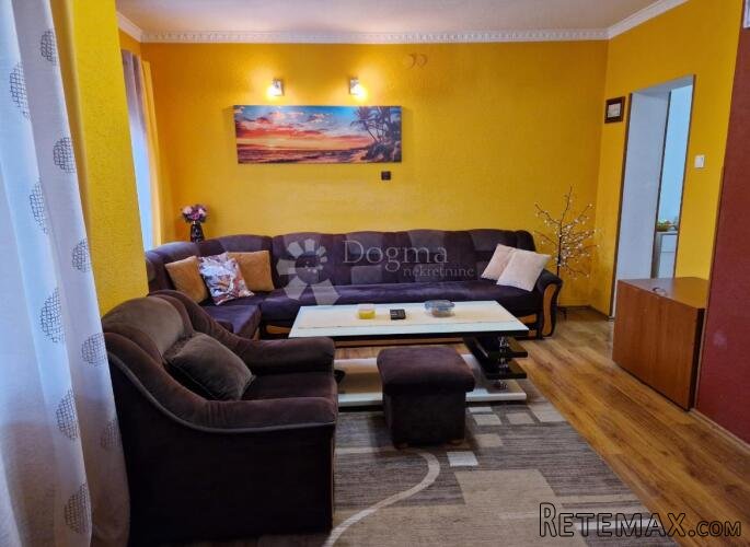 2 u 1 nekretnina: 3S+DB stan + apartman s okućnicom