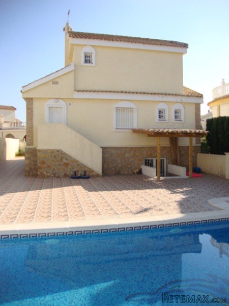 5 Bedrooms - Villa - Alicante - For Sale