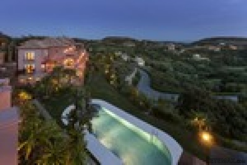 6 Bedrooms - Villa - Malaga - For Sale
