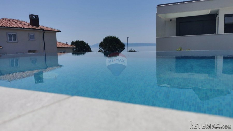 Kostrena - samostojeća kuća sa bazenom površine 330 m2 - 10