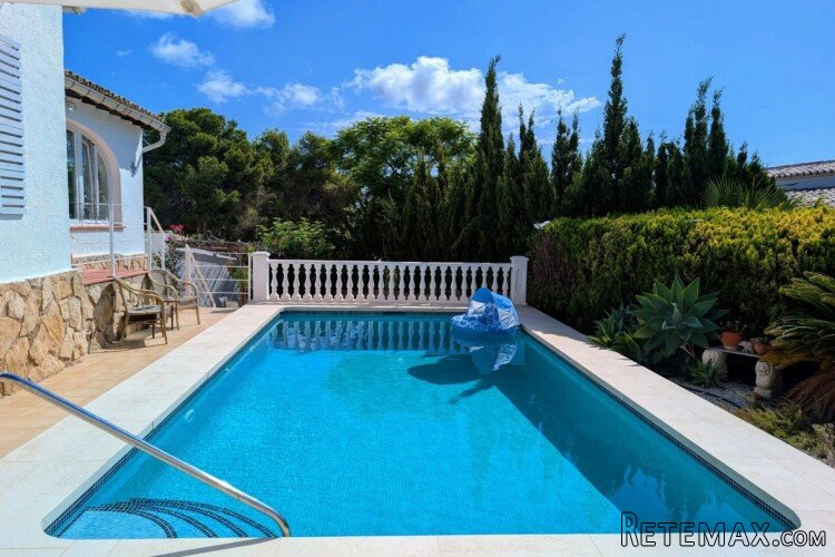 This renovated villa with garage and pool for sale in La.. - 3