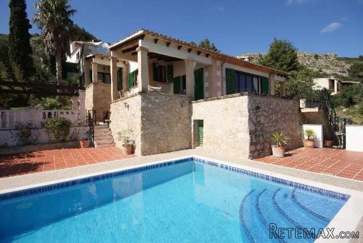 In the residential urbanisation of El Vila - 2,5 km from.. - 4