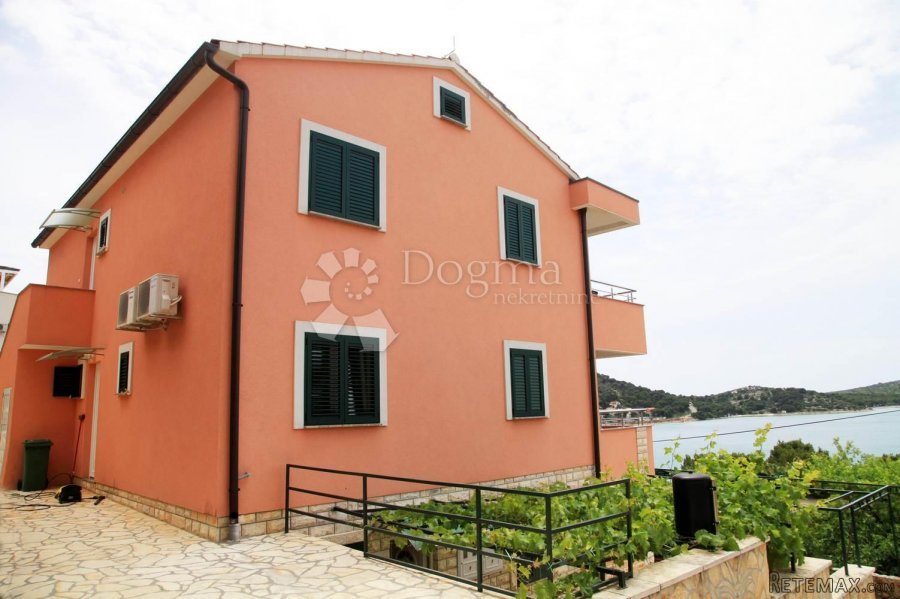 TISNO STAN OD 175 m2 U PREKRASNOJ APARTMANSKOJ KUĆI NADOMAK - 6
