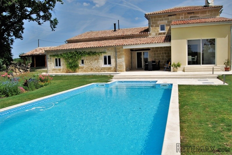 APS3072 Stunning Stone Property with..