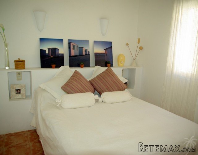 Two bedroom apartment with a spacious balcony located in.. - 8