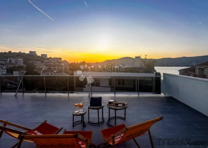 ČIOVO-KUĆA S 3 APARTMANA I BAZENOM