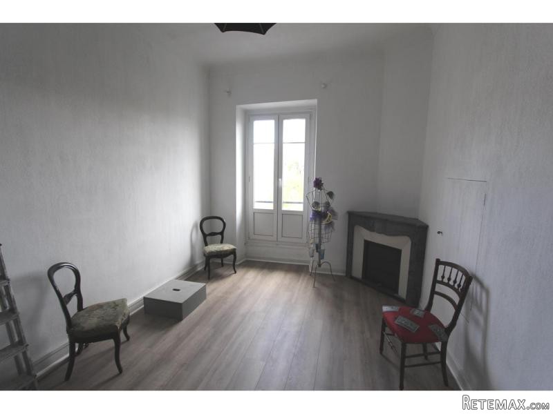 Spacious 3 Bed Apartment With Terrace - 2
