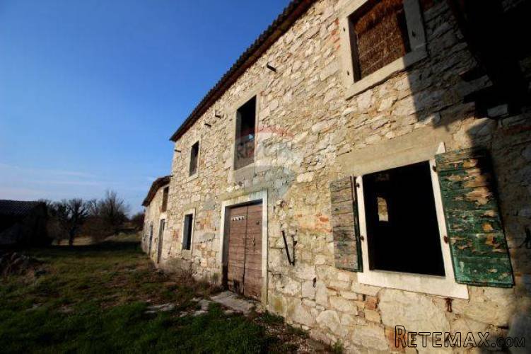Veliko imanje s više objekata - 3