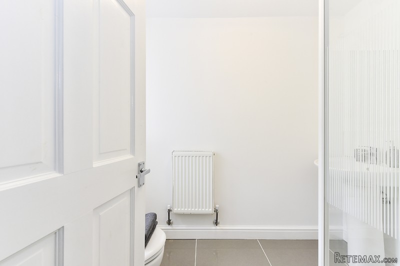 Crossharbour, E14 3HG [ID: 52SS]
